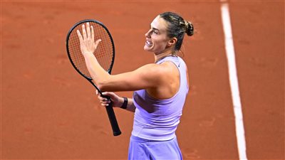 سابالينكا تتلقى مخالفة بعد تصوير أثر الكرة في مواجهة مثيرة ضد ميرتنز