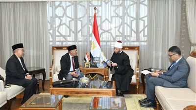 وزيرُ الأوقاف يستقبل وفدًا ماليزيًّا لبحث التعاون المشترك