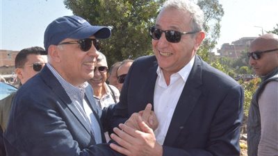 وزير الري يتفقد مشروعات تطوير الترع والمصارف في الغربية