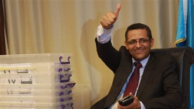 بعد فوزه بمنصب نقيب الصحفيين.. نقيب الأطباء يهنئ خالد البلشي