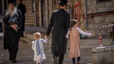 للدفع بمشروع تجنيد الحريديم.. نتنياهو يلتقي شخصيات سياسية بارزة