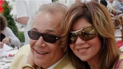 بوسي شلبي تنشر فيديو لـ«عقد قرانها» على محمود عبد العزيز