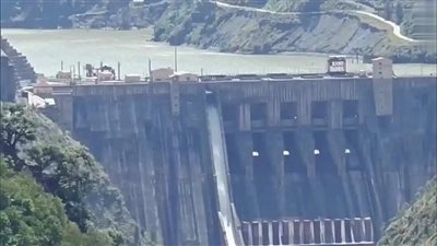 الهند تفتح بوابات سدودها على