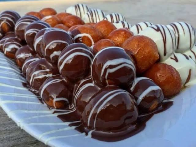 الزلابيا بصوص الشيكولاتة