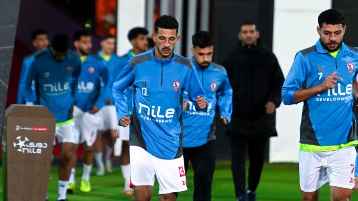 <strong>لاعبو الزمالك في إحدى مباريات مسابقة الدوري المصري الممتاز</strong>