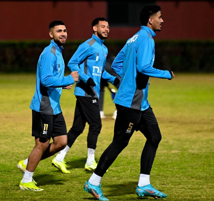 لاعبي الزمالك اثناء تدريب استعدادًا لمواجهة المصري (4)
