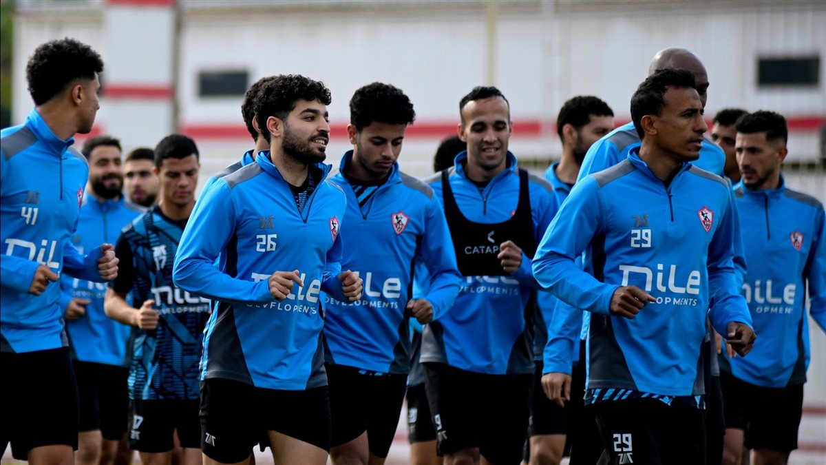 <strong>لاعبو الزمالك في التدريبات</strong>
