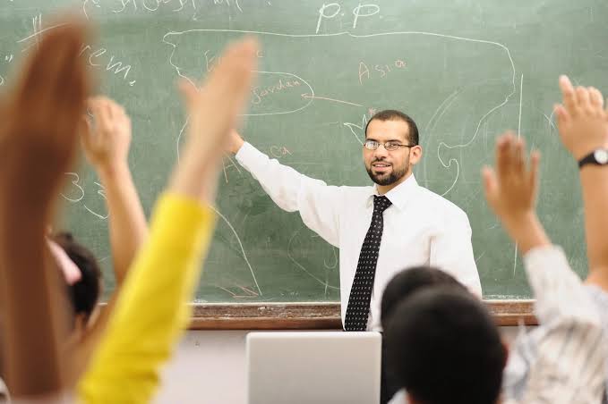 تفاصيل الحصول على شهادة الصلاحية اللازمة لترقي المعلمين