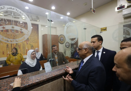 وزير العدل يفتتح فرع التوثيق داخل مبنى مصلحة الشهر العقاري