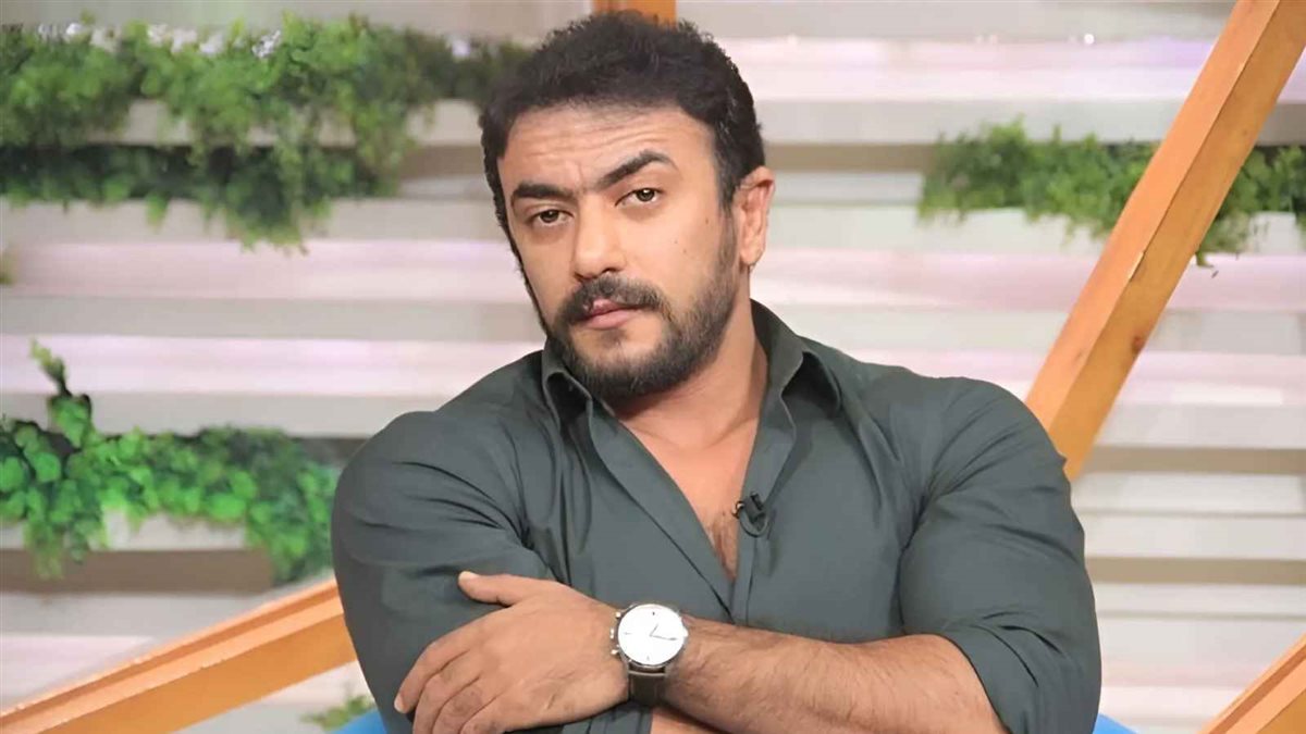 الفنان أحمد العوضي