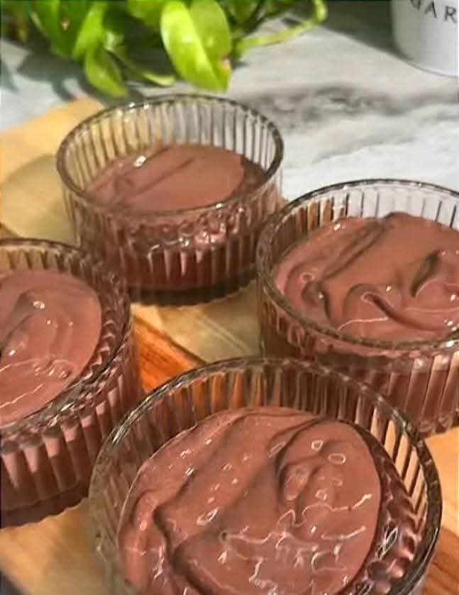 بودينج البيض المسلوق بالكاكاو