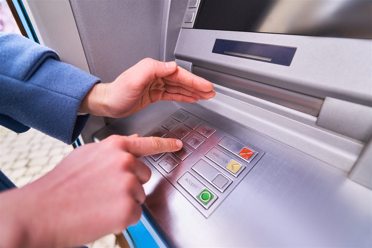 <strong>كيف اسحب من ATM بدون بطاقة؟</strong>