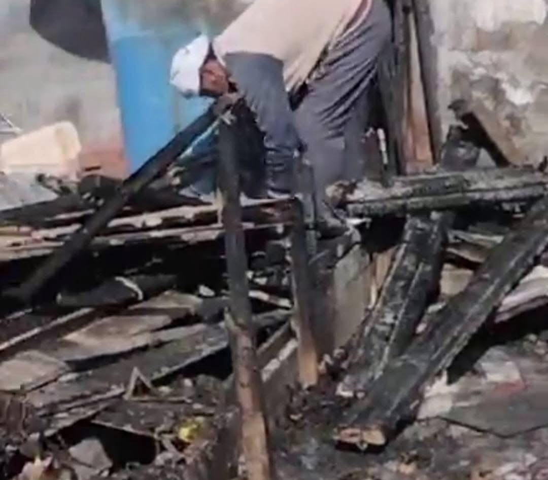 جانب من الحريق