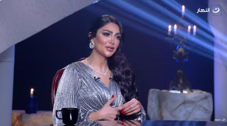 الإعلامية سالي عبد السلام