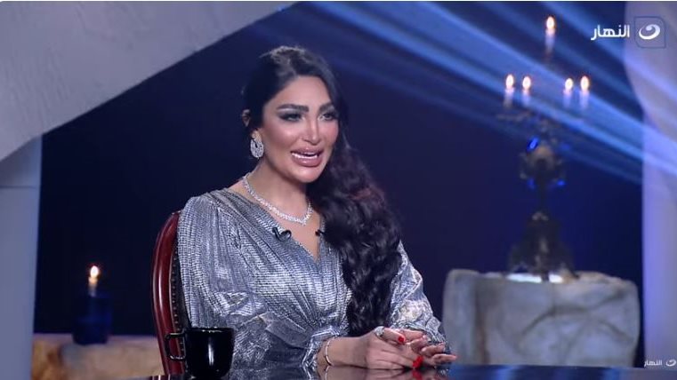الإعلامية سالي عبد السلام