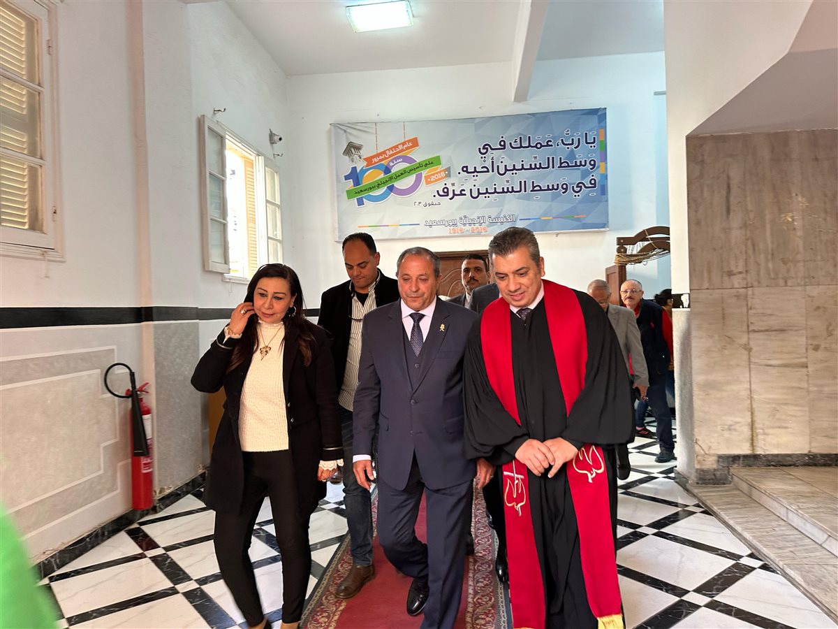 زيارة محافظ بورسعيد للكنيسة الإنجيلية