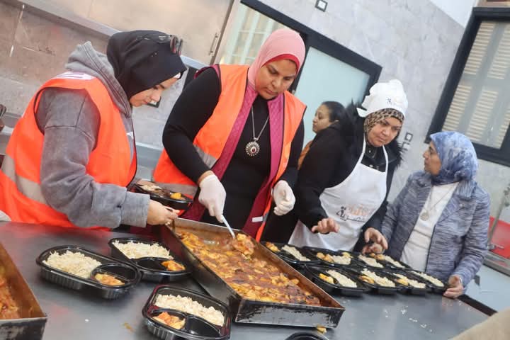 خلال تجهيز وجبات مطبخ المرأة المصرية