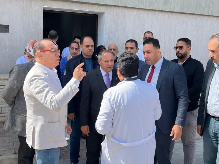 جانب من زيارة محافظ بورسعيد لمستشفى الصدر