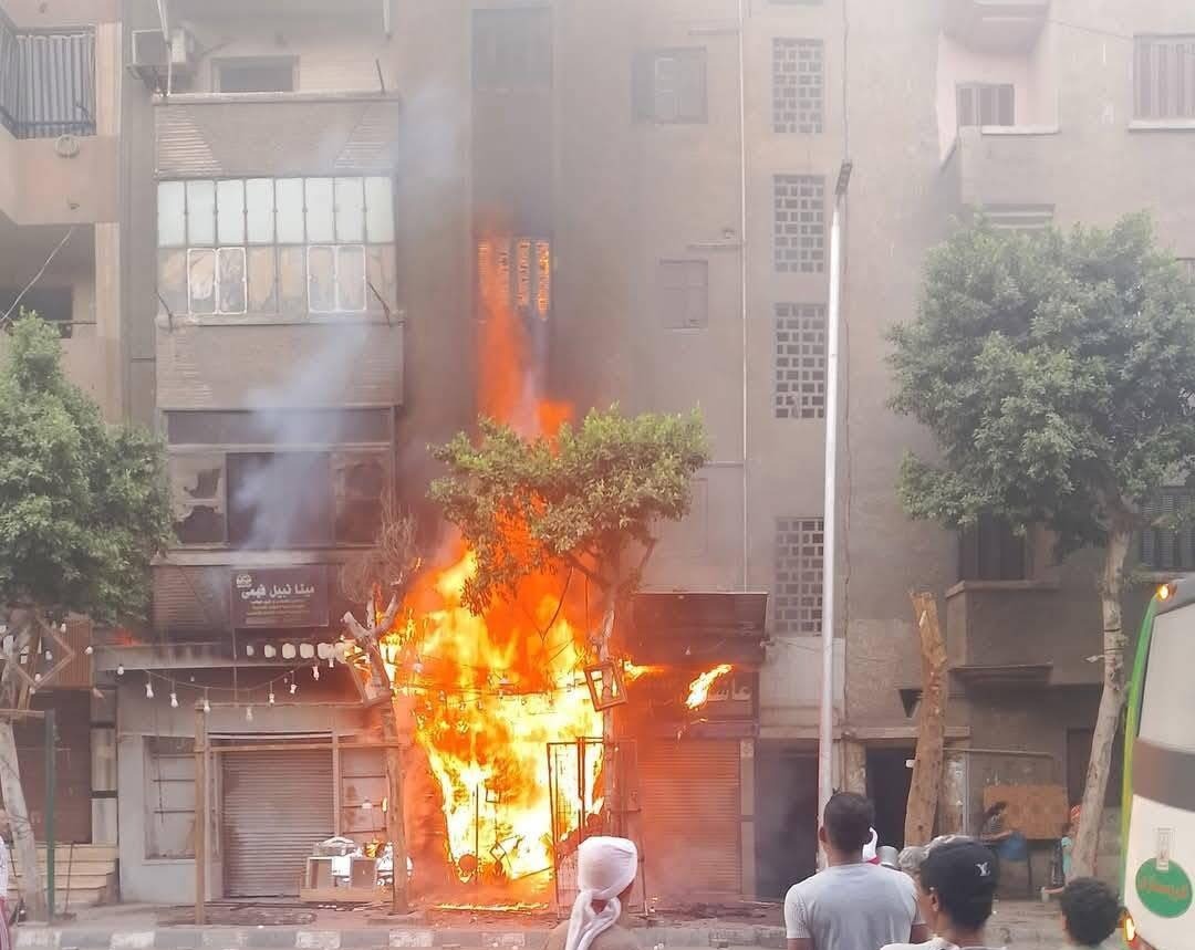 <strong>حريق في محل تجاري لبيع الزجاج بالزيتون</strong>