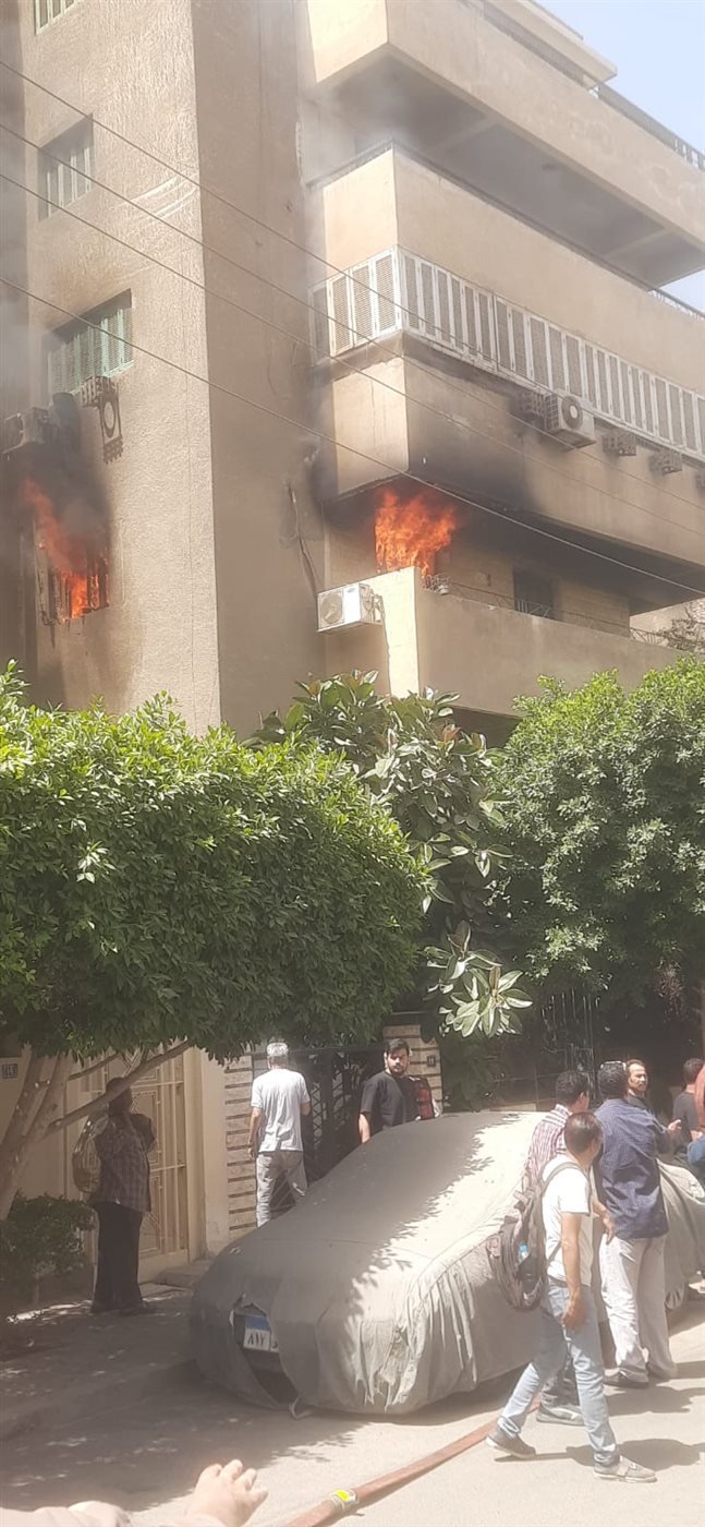 حريق عقار سكني بجوار حديقة الأسرة بمنطقة ألماظة بمصر الجديدة| صور