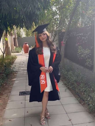 الفنانة حلا الترك