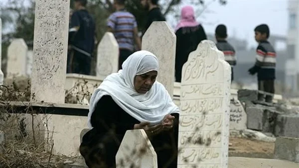 زيارة القبور في العيد