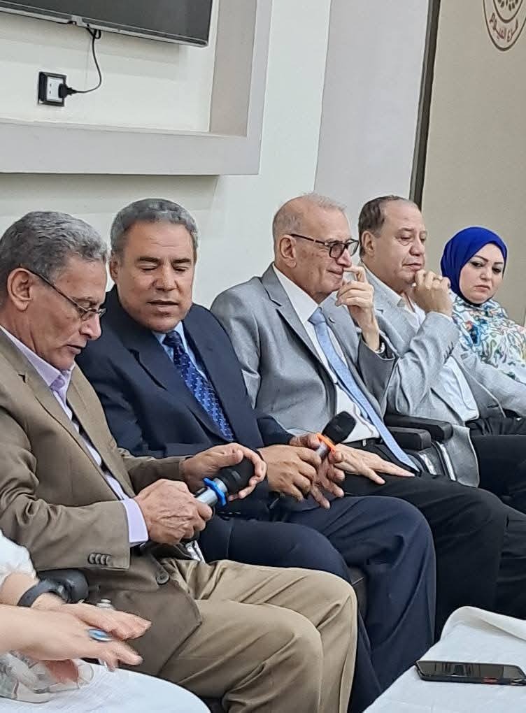 الأحد : صالون