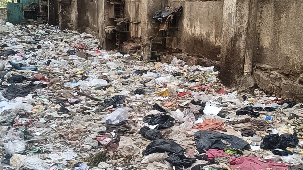 وسط غياب حى غرب الفيوم: تلال القمامة تهدد أرواح أهالي مساكن بركة الشيخ رجب