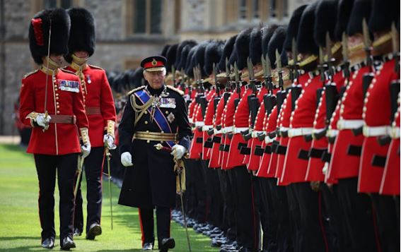 في عرض ملكي مبهر: كيت ميدلتون تخطف الأنظار في يوم “عيد الملك”