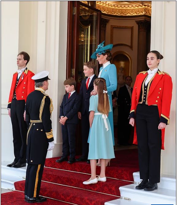 في عرض ملكي مبهر: كيت ميدلتون تخطف الأنظار في يوم “عيد الملك”