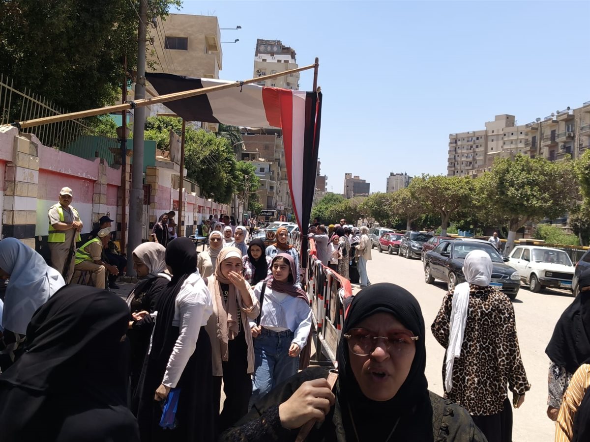 طلاب الثانوية العامة بالفيوم.. الدين سهل وتريكات فى التربية الوطنية