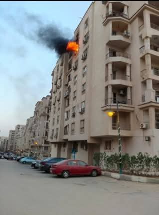 حريق يلتهم شقة سكنية بكمبوند البارون في المقطم