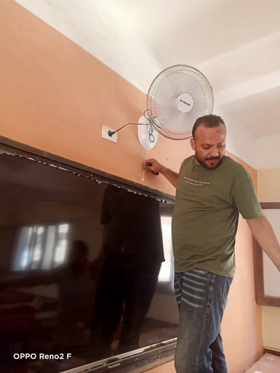 مياه وعصائر لتخفيف حرارة الطقس عن طلاب الثانوية بالقليوبية