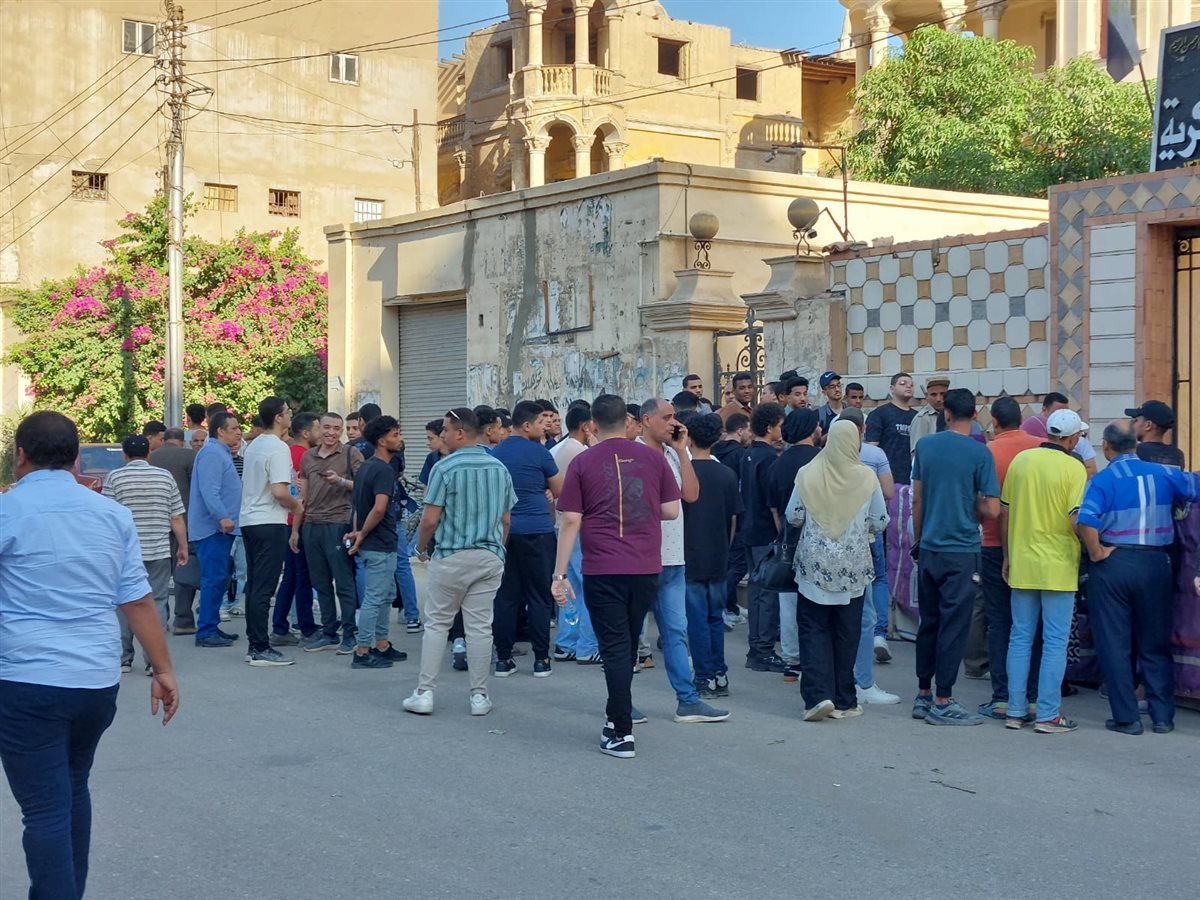 الطلاب أمام لجان امتحانات الثانوية العامة بسوهاج