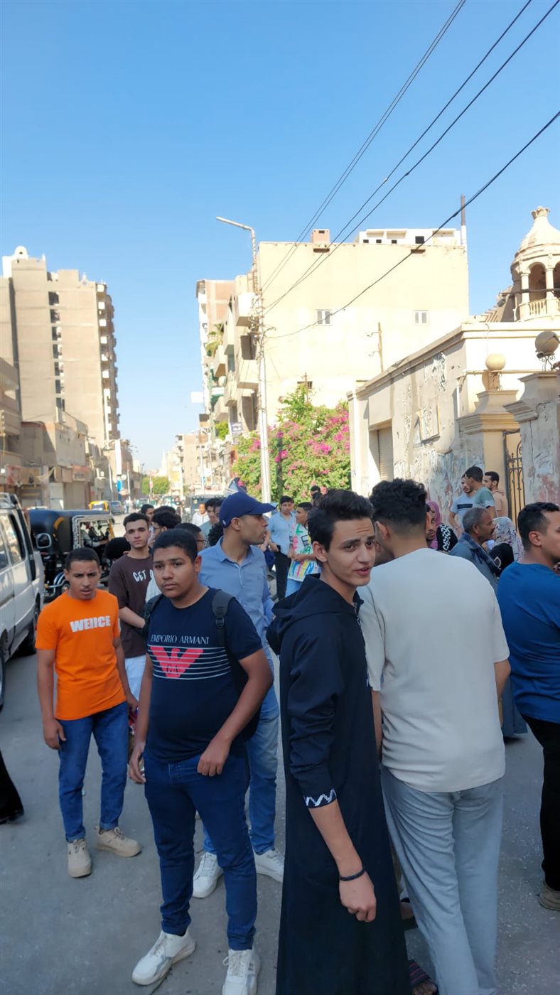 الطلاب أمام لجان امتحانات الثانوية العامة بسوهاج