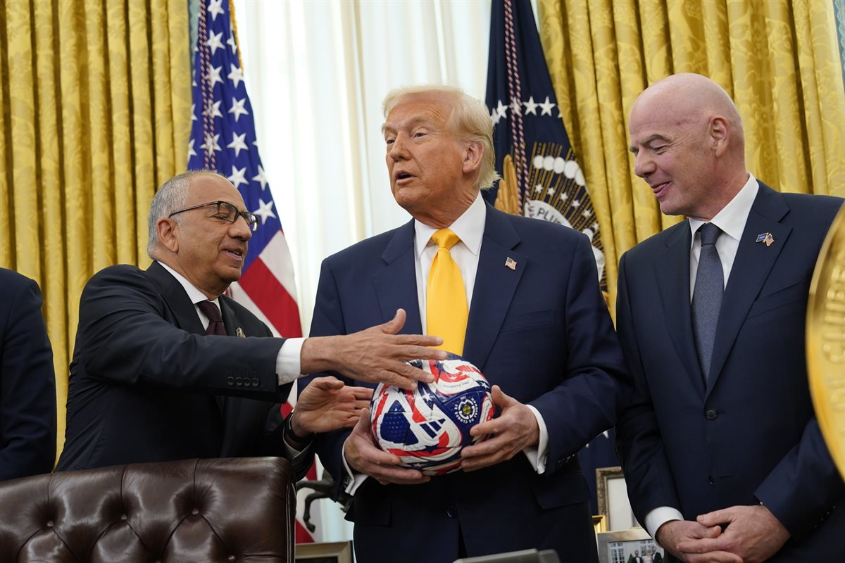 ترامب واتحاد الفيفا بالبيت الأبيض