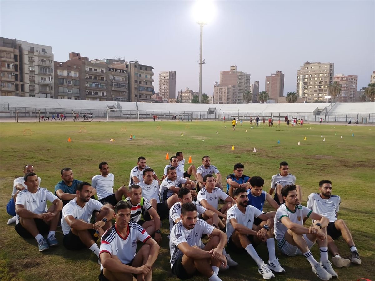تدريبات بدنية لحكام كرة القدم بالفيوم على اختبار
