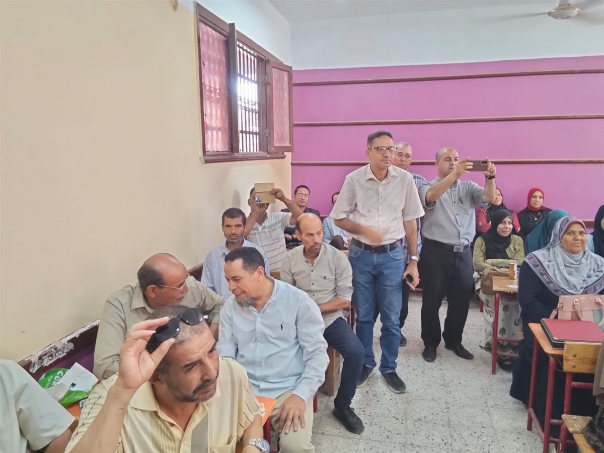 تدريب معلمي اللغة العربية بالفيوم على المنهج المطور التعليم الأساسي