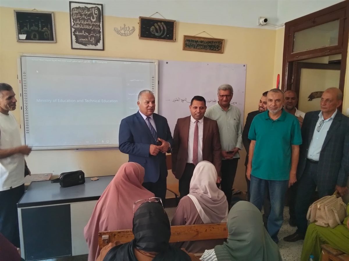 تدريب معلمي اللغة العربية بالفيوم على المنهج المطور التعليم الأساسي