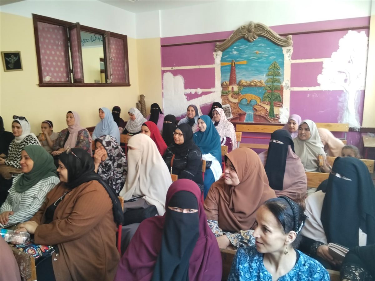 تدريب معلمي اللغة العربية بالفيوم على المنهج المطور التعليم الأساسي