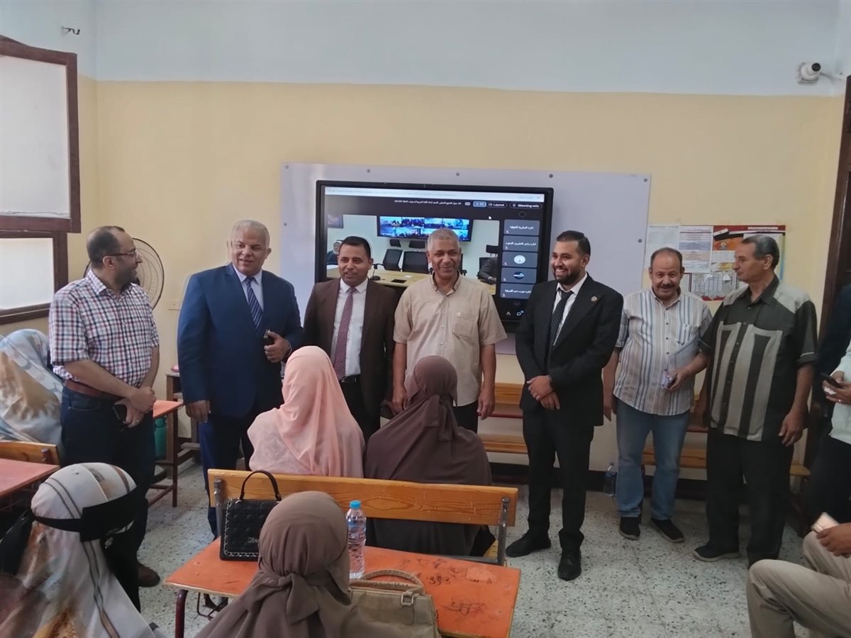 تدريب معلمي اللغة العربية بالفيوم على المنهج المطور التعليم الأساسي