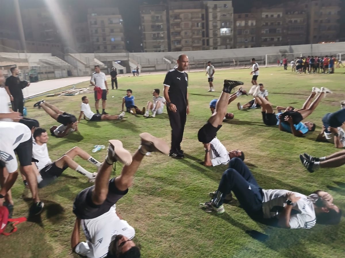 تدريبات بدنية لحكام كرة القدم بالفيوم على اختبار