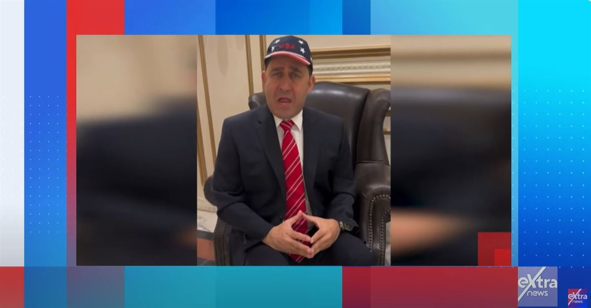 الفنان أحمد شاكر