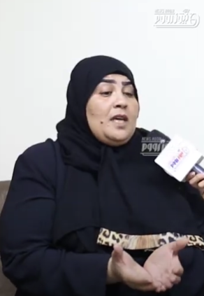والده حسن ضحية الشرابية اثناء لقائها مع مراسلة نيوز رووم