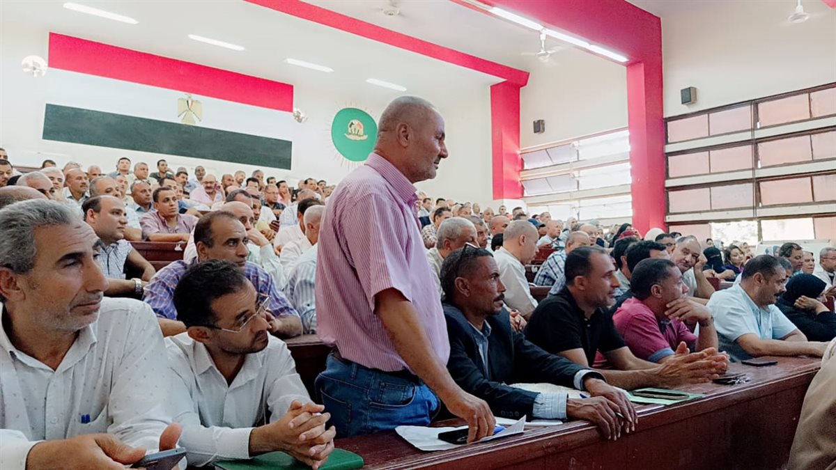 مدير تعليم الفيوم يعقد اجتماعًا مع مديري المدارس المخصصة كلجان انتخابية استعدادًا للانتخابات البرلمانية