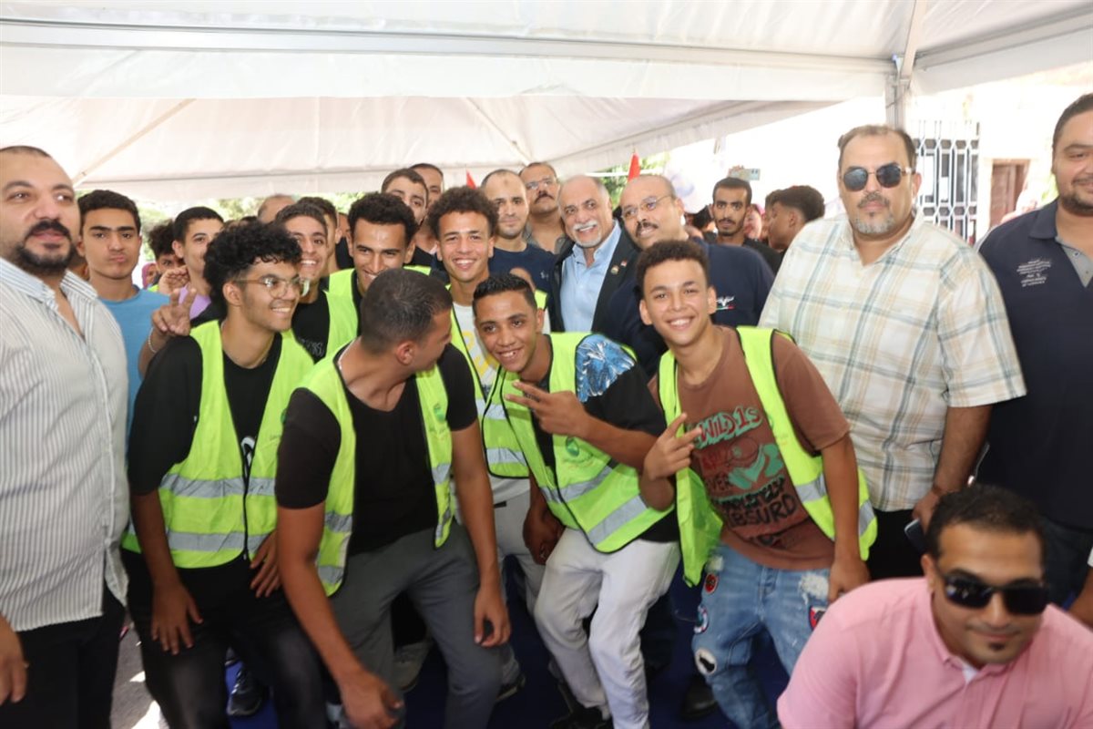 زعيم الأغلبية البرلمانية&nbsp;
