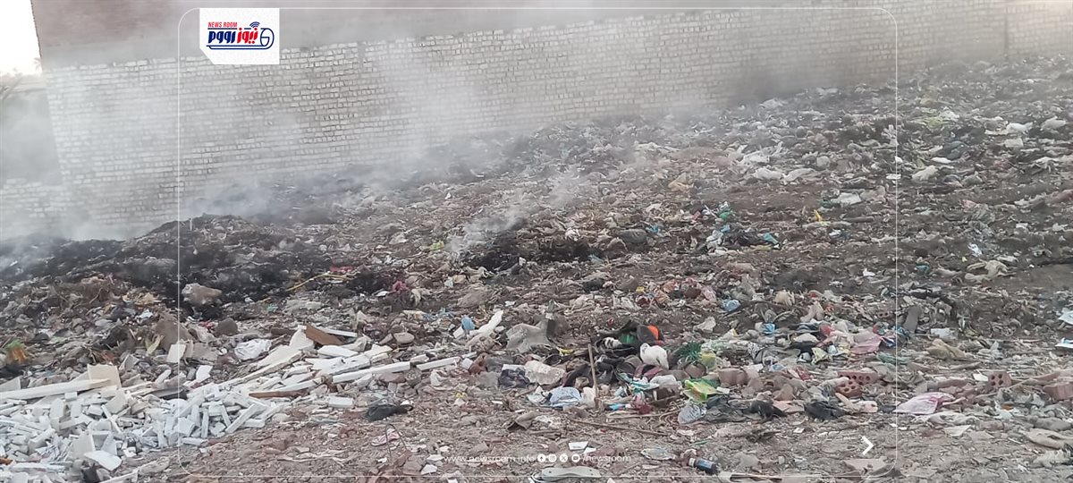 انتشار القمامة بالطريق السريع في المنيا