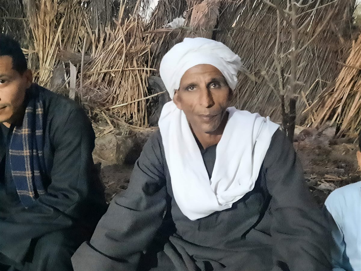 كامل حارس مقبرة الملك إخناتون في المنيا