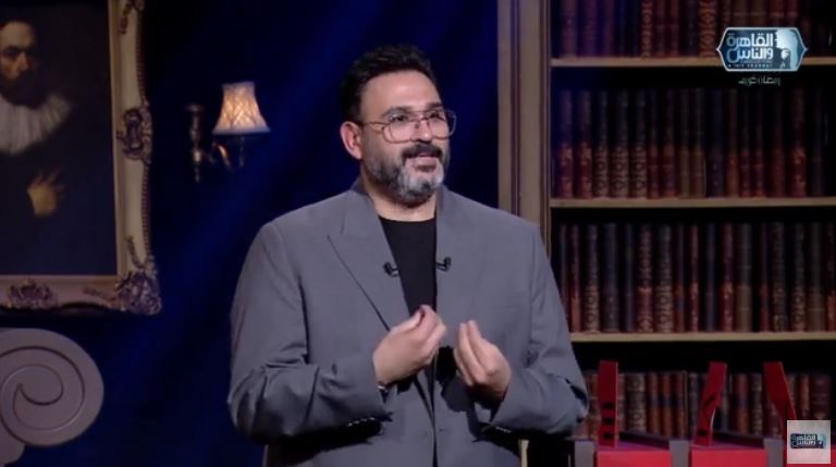الفنان أكرم حسني