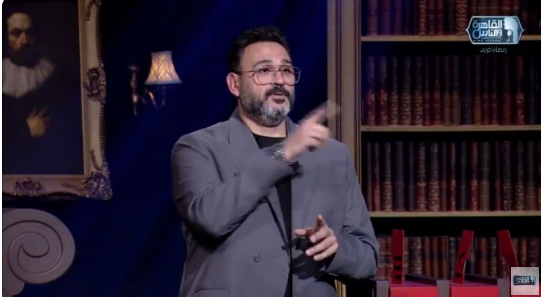 الفنان أكرم حسني